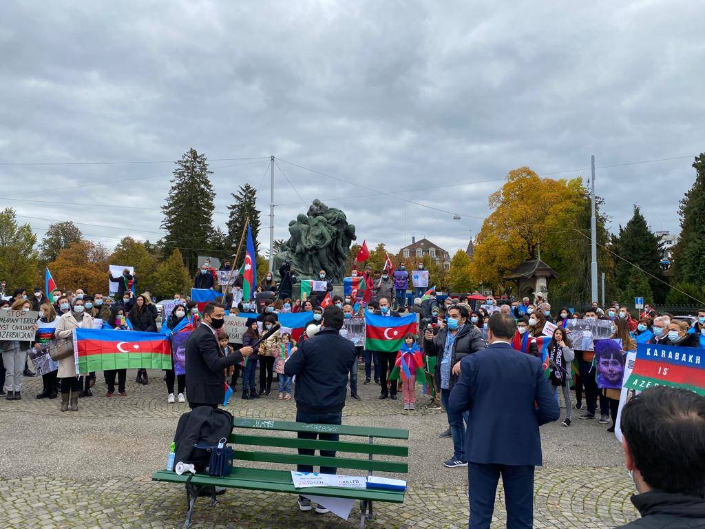 Ermenilerin sivil katliamları Bern'de protesto edildi 1