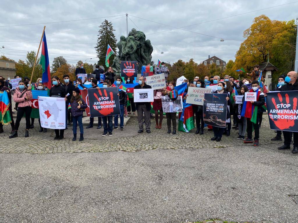Ermenilerin sivil katliamları Bern'de protesto edildi 2