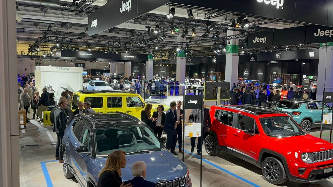 Yeni  elektrikli araçlar Auto Zürih’de görücüye çıktı. 14