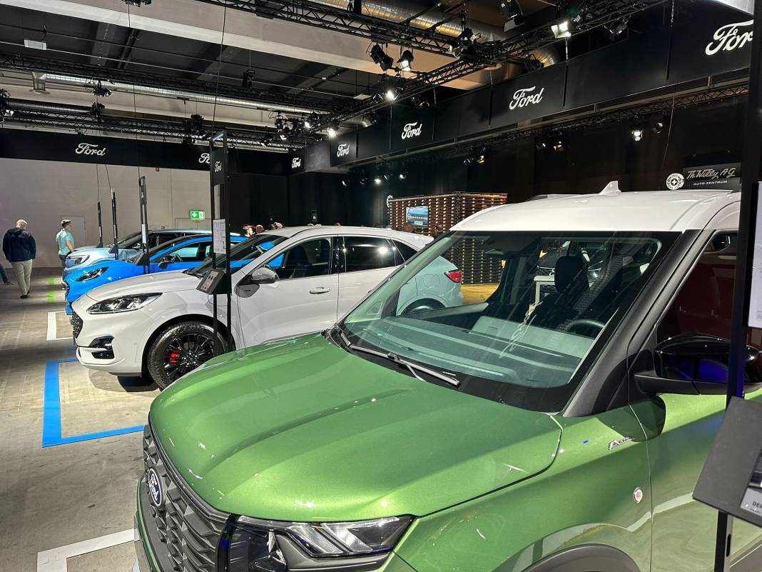 Yeni  elektrikli araçlar Auto Zürih’de görücüye çıktı. 9