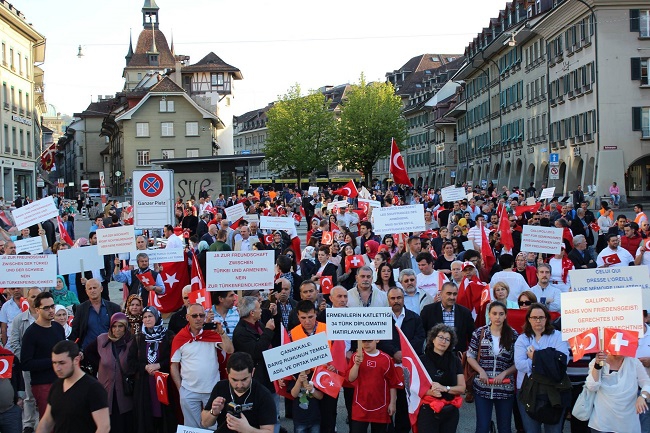 Bern’de Çanakkale anıldı, Ermeniler Protesto edildi 5
