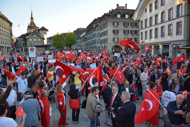 Bern’de Çanakkale anıldı, Ermeniler Protesto edildi 7