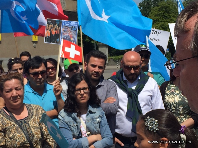 Çin’deki Vahşet İsviçre’de protesto edildi. 3