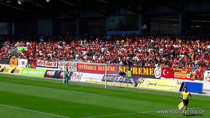 GALATASARAY-ZÜRİH MAÇINDAN RENKLİ KARELER 21