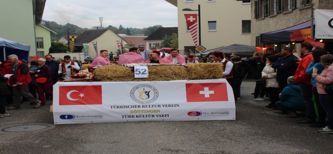 Döttingen de Sıra gecesi Şenliği.