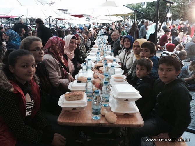 ZÜRİH’İN GÖBEĞİNDE MUHTEŞEM İFTAR