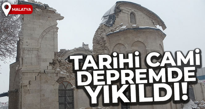 Tarihi cami depremde yıkıldı