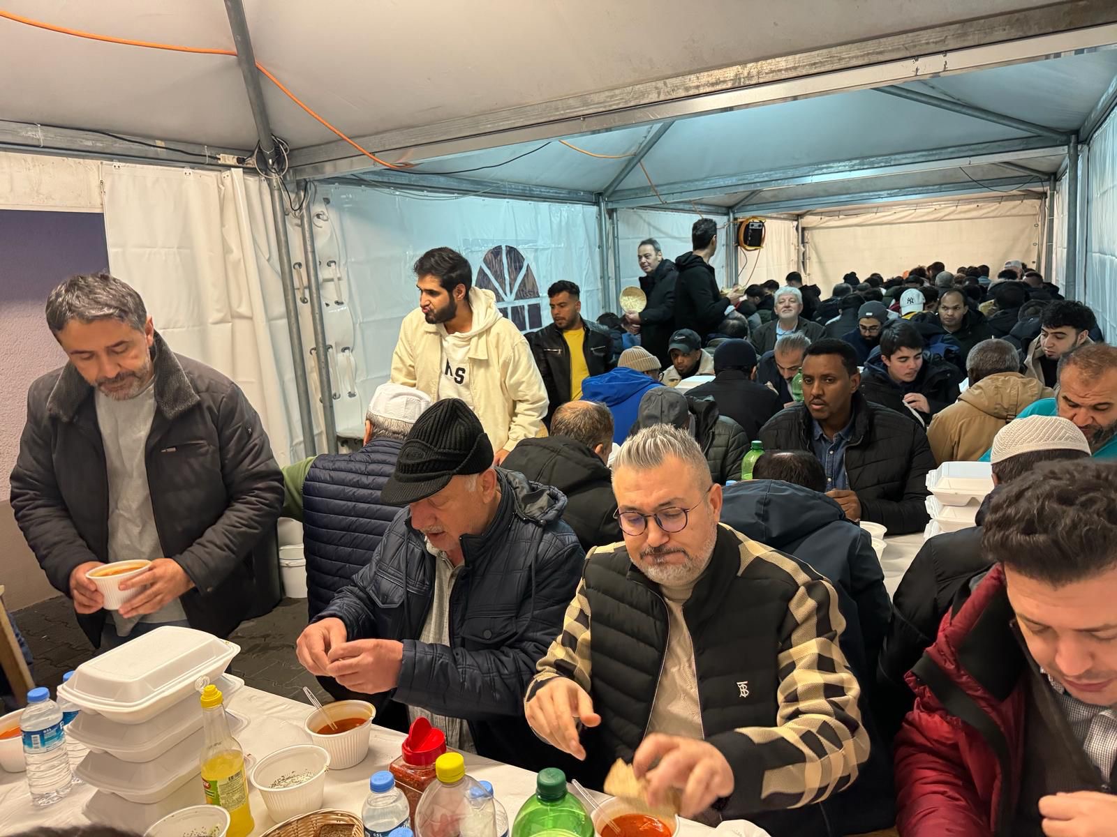 Mimarsinan Camii’nde Geleneksel İftar Çadırı Coşkusu