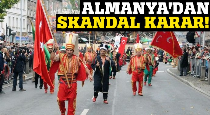 3 hilalli Osmanlı sancağına yasak geldi