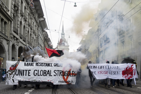 İSVİÇRE: ÇİN PROTESTOSUNDA 30 GÖZALTI