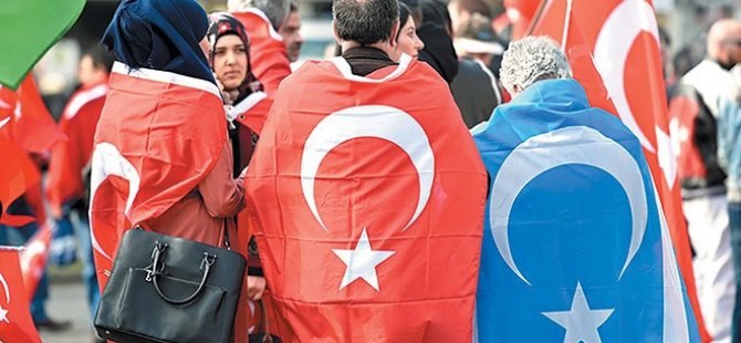 Avrupa'da başörtülü kadınlara baskılar artıyor