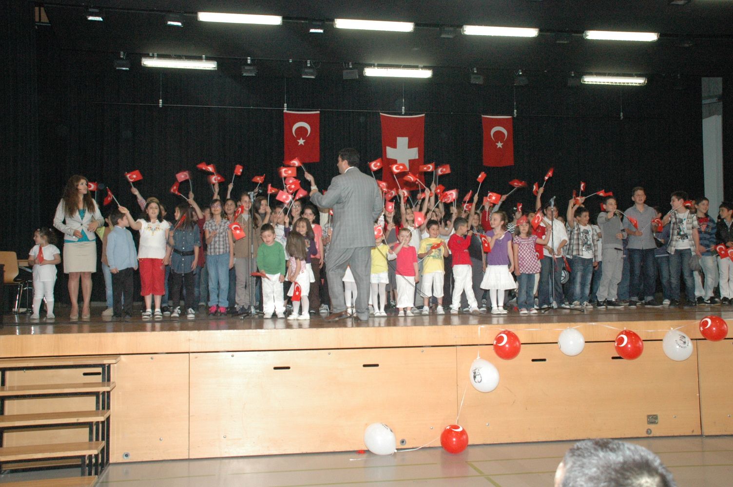 Hem Türk gelenekleri hem 23 Nisan tanıtıldı