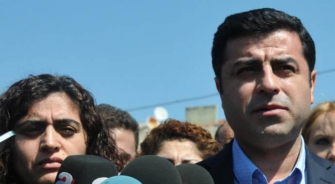 Demirtaş İsviçre'de düzenlenen mitingde seçmenlere seslendi