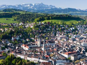 İsviçre'nin doğusunde bir şehir; St.Gallen